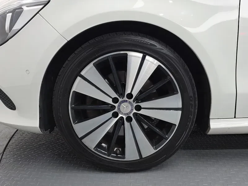 Mercedes-Benz CLA 4Matic, снимка 5 - Автомобили и джипове - 53810827