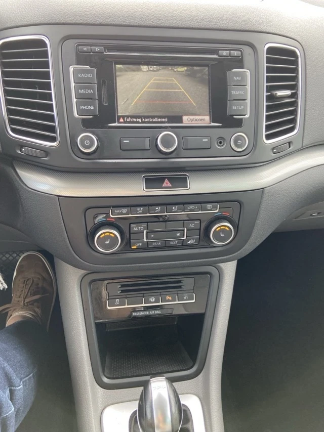 VW Sharan 2.0 TSI, снимка 11 - Автомобили и джипове - 53977875