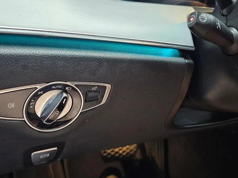 Mercedes-Benz E 250 Avantgarde, снимка 17 - Автомобили и джипове - 55739962