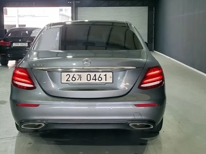 Mercedes-Benz E 300 Avantgarde, снимка 4 - Автомобили и джипове - 56370422
