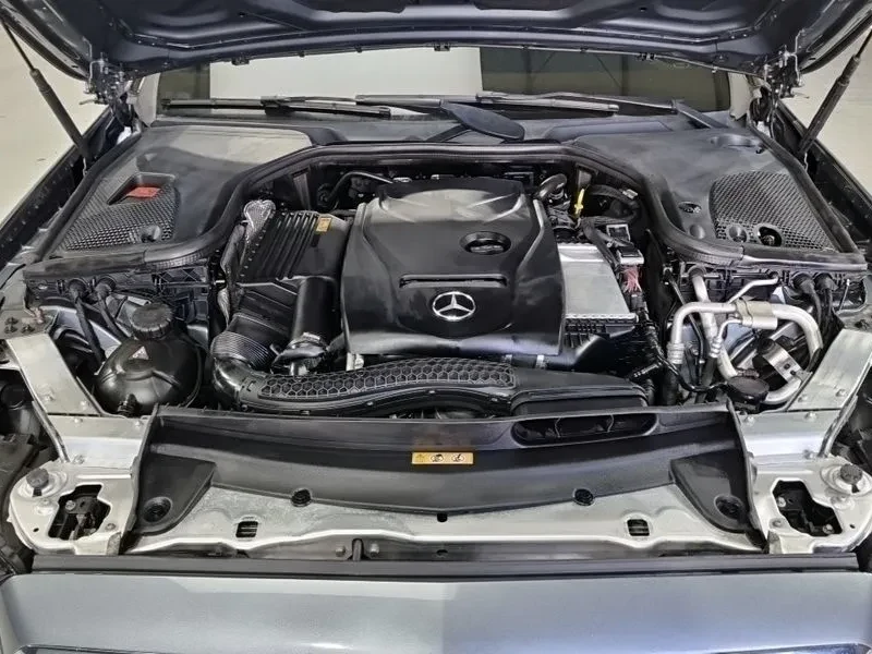 Mercedes-Benz E 300 Avantgarde, снимка 6 - Автомобили и джипове - 56370422