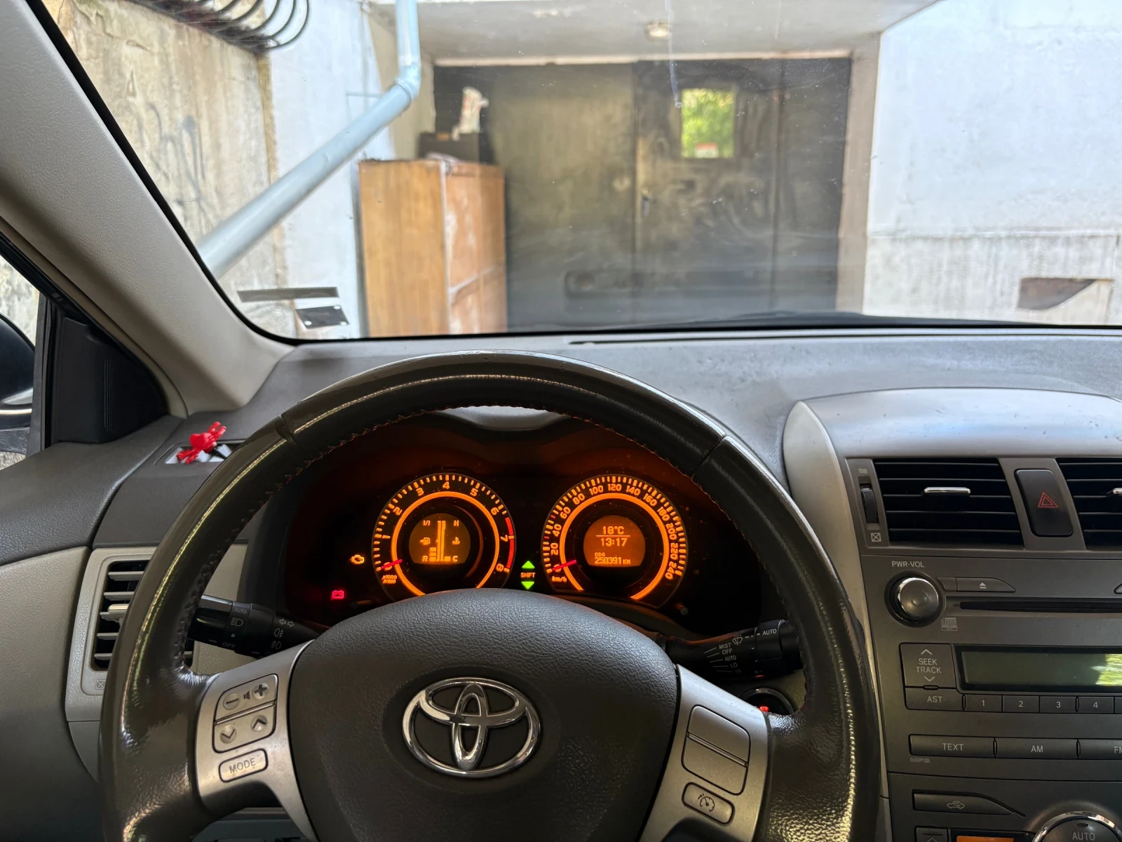 Toyota Corolla  - изображение 2