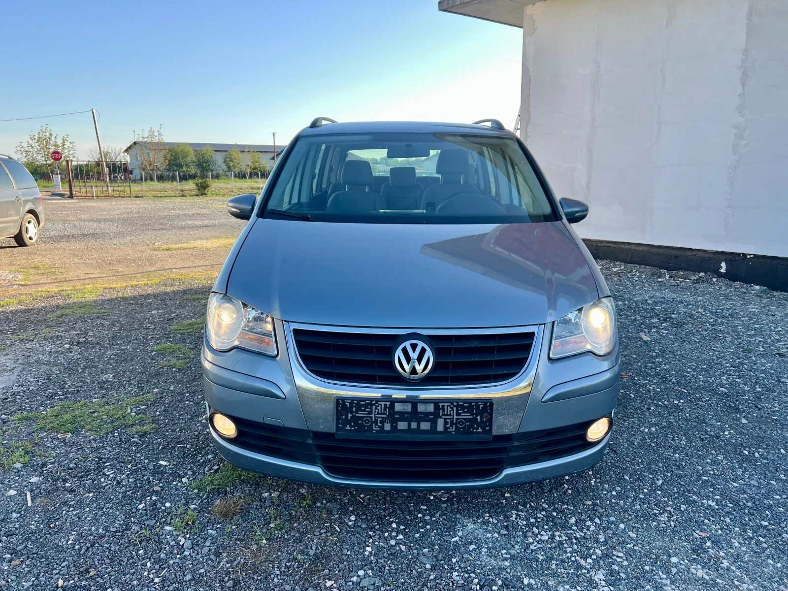 VW Touran 1.9TDI 2009 7места - изображение 3