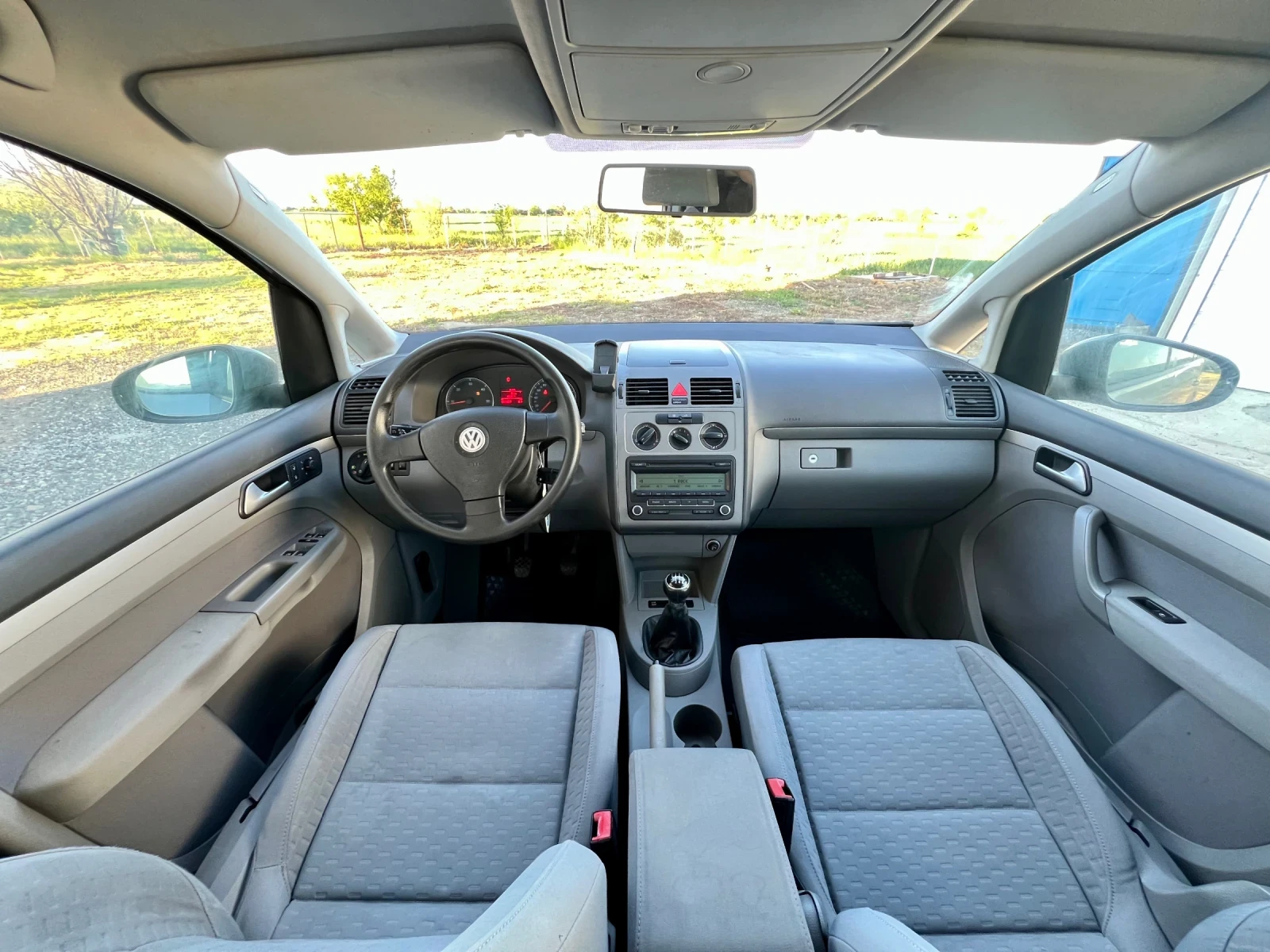 VW Touran 1.9TDI 2009 7места - изображение 9