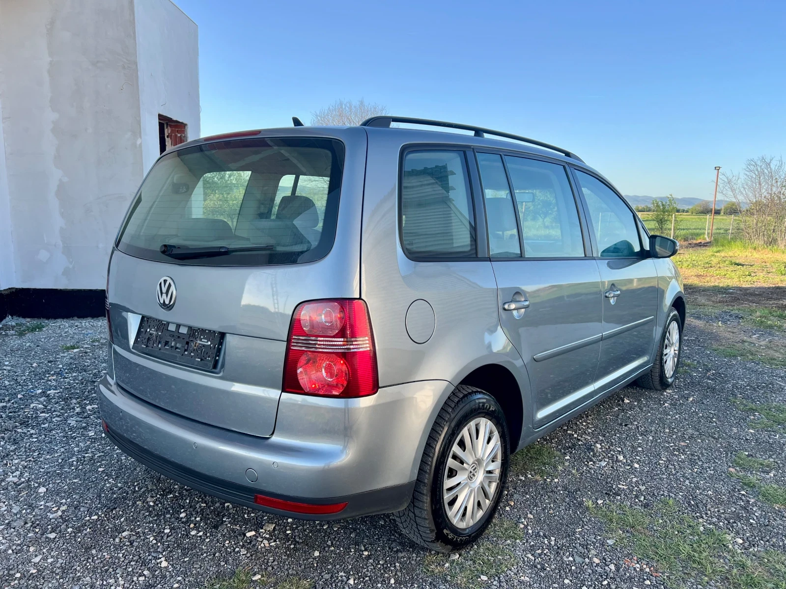 VW Touran 1.9TDI 2009 7места - изображение 4