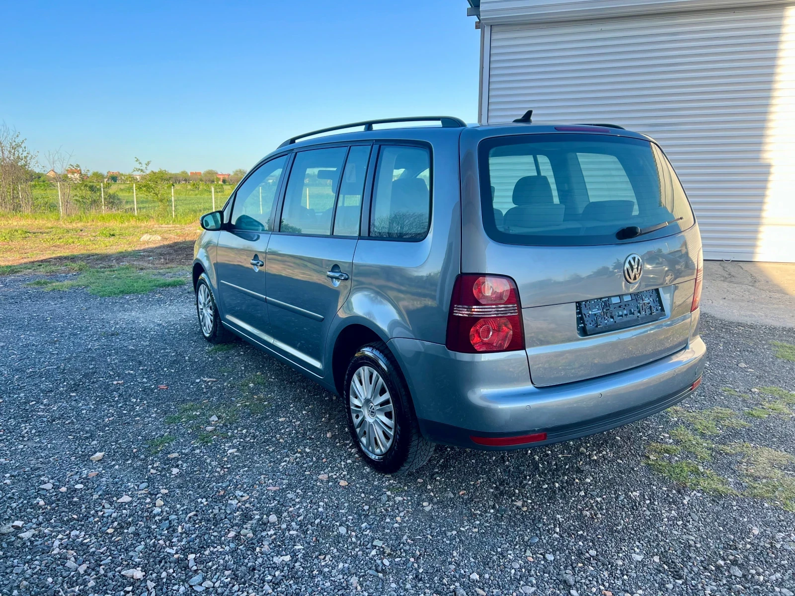 VW Touran 1.9TDI 2009 7места - изображение 5