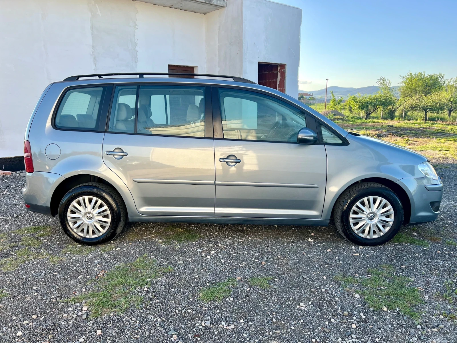 VW Touran 1.9TDI 2009 7места - изображение 7