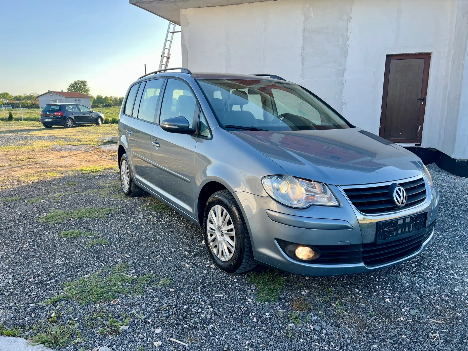 VW Touran 1.9TDI 2009 7места - изображение 2