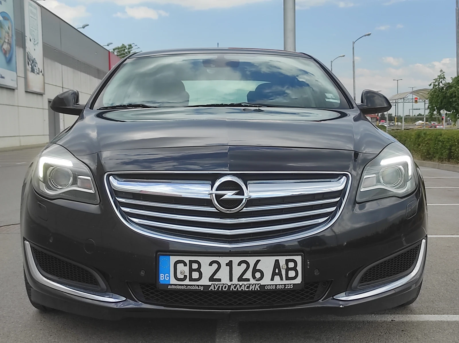 Opel Insignia 2.0d FACELIFT ОБСЛУЖЕН РЕГИСТРИРАН КАСКО ПЕРФЕКТНА - изображение 8