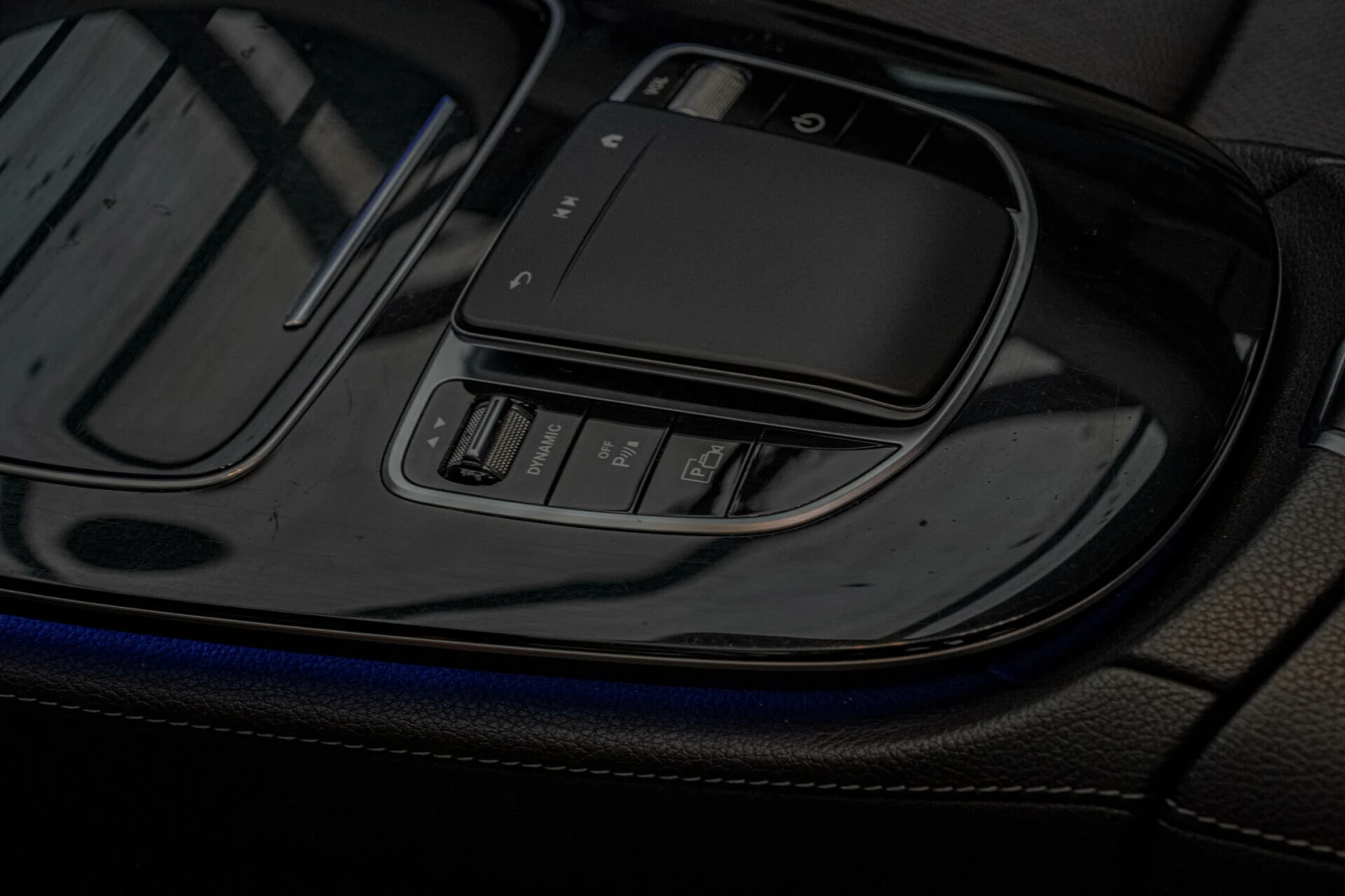 Mercedes-Benz E 300 dE/4Matic/Multibeam Led/Ambient/Камера/Virtual - изображение 10