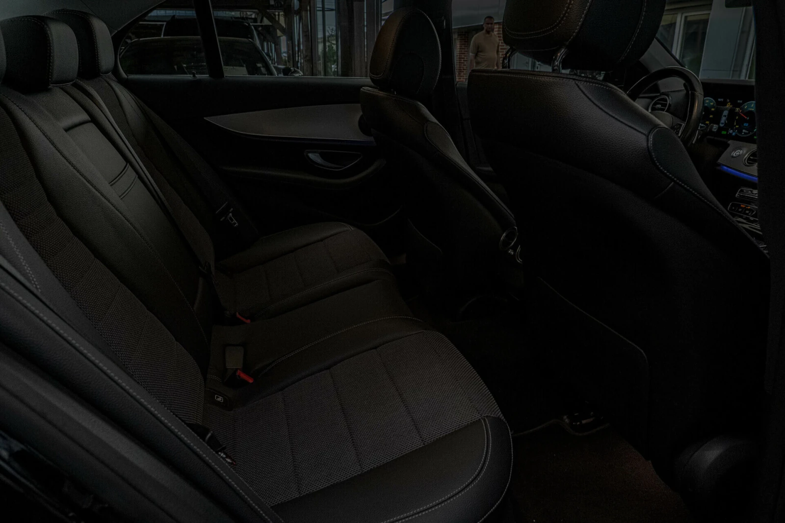 Mercedes-Benz E 300 dE/4Matic/Multibeam Led/Ambient/Камера/Virtual - изображение 8