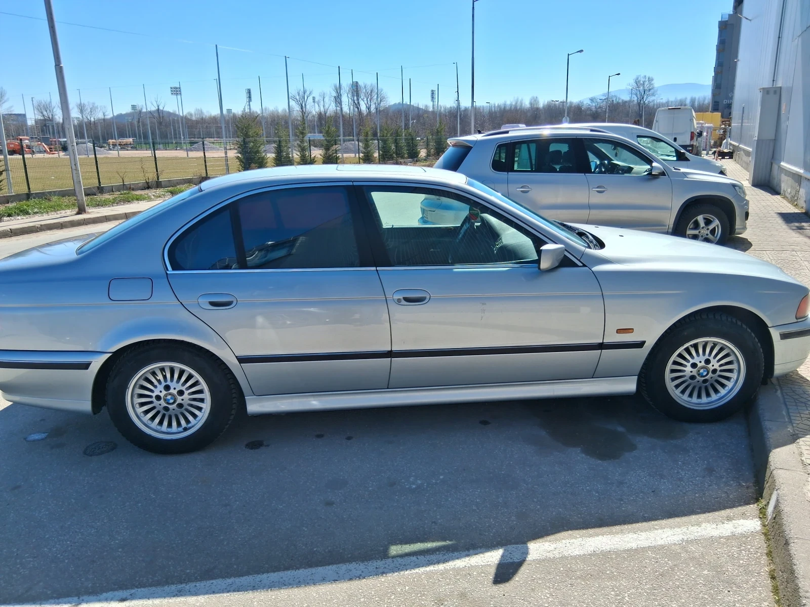 BMW 523  - изображение 4