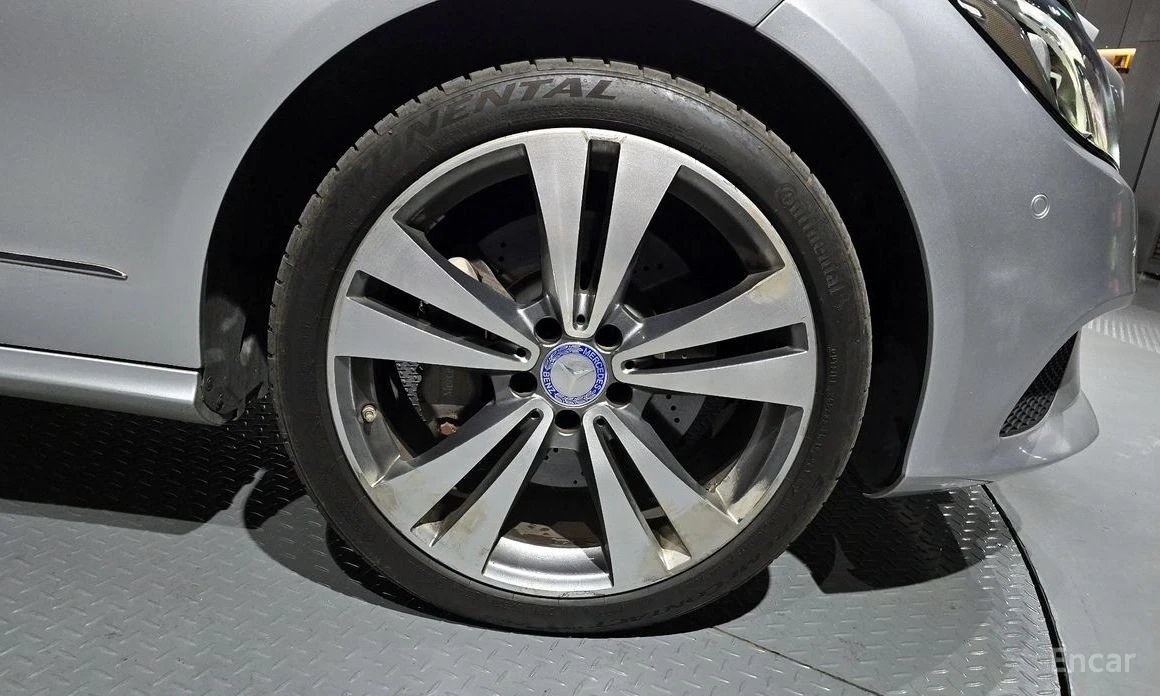 Mercedes-Benz CLS 350  - изображение 5