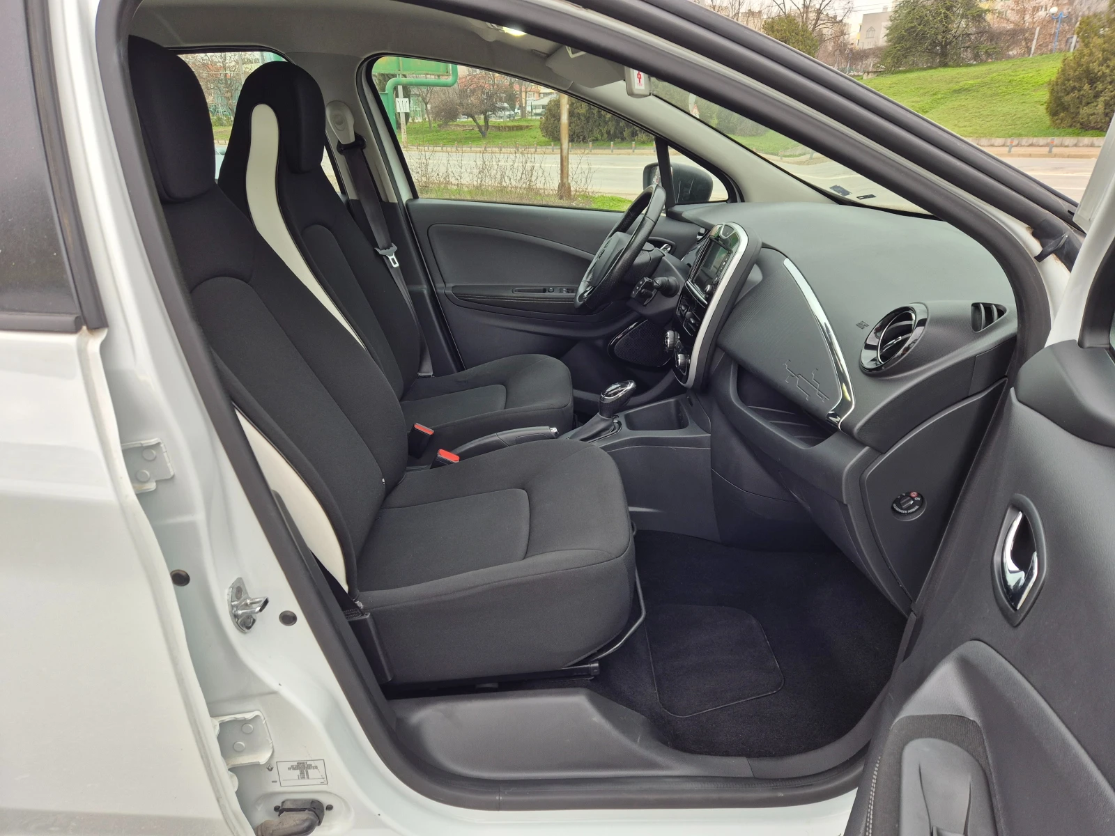 Renault Zoe 41 KWh - изображение 9