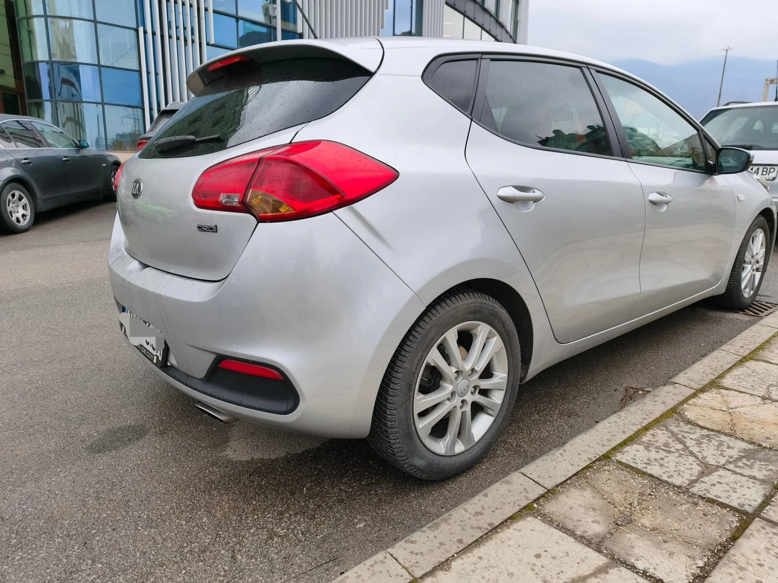 Kia Ceed 1.4 CRDi, снимка 3 - Автомобили и джипове - 54087114