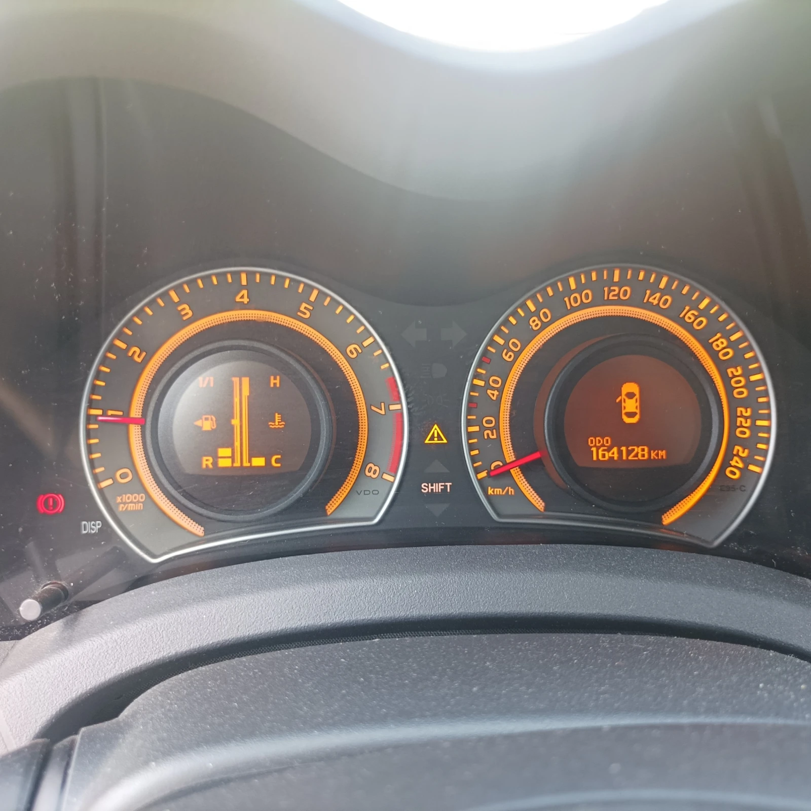Toyota Auris 1, 6 6ск., снимка 14 - Автомобили и джипове - 54609349
