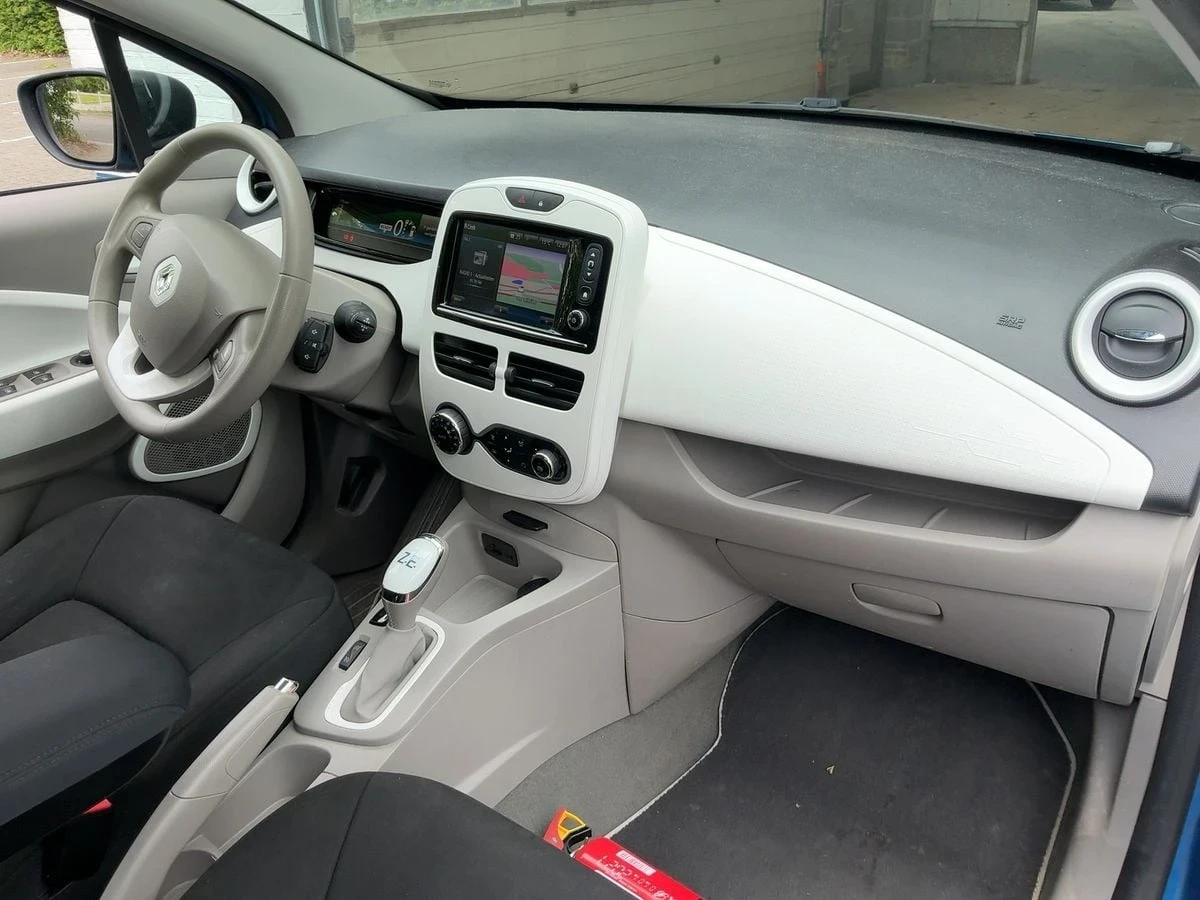 Renault Zoe ZE40 Life 44kWh голямата батерия, снимка 8 - Автомобили и джипове - 54866201