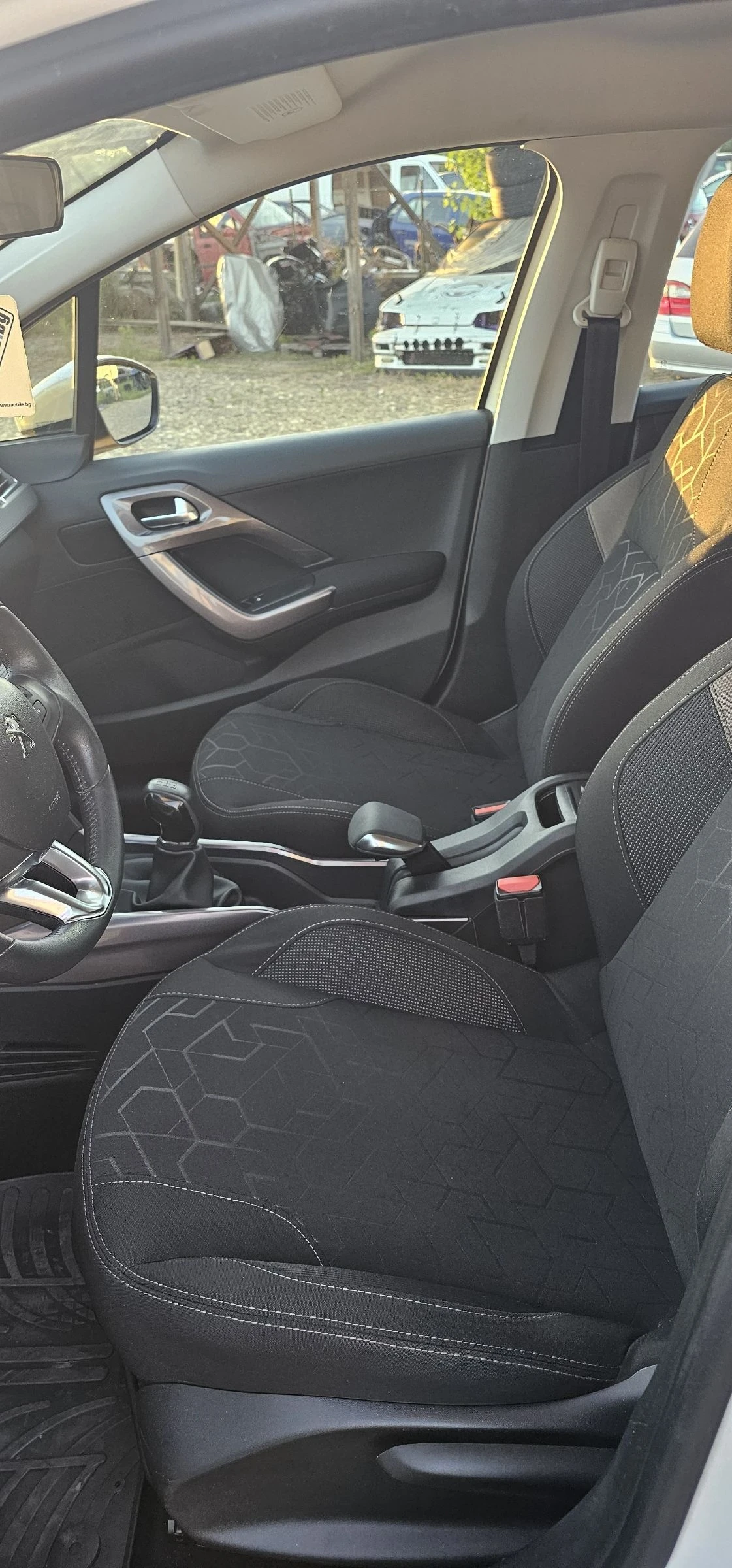 Peugeot 2008 1.2/82ks/Реални километри!!! , снимка 12 - Автомобили и джипове - 55365845