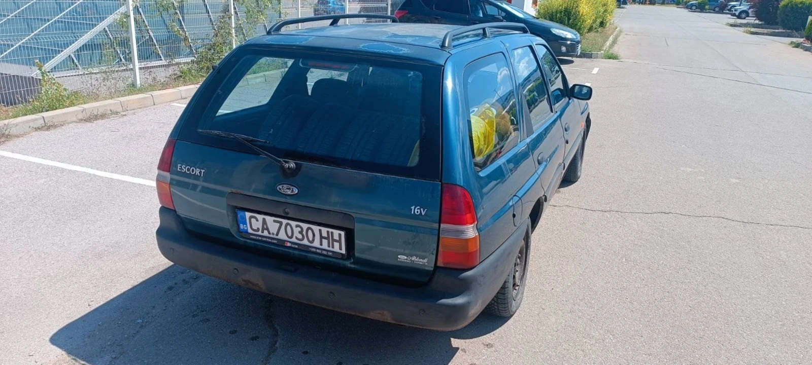 Ford Escort 1.6 i 16v, снимка 4 - Автомобили и джипове - 55389769