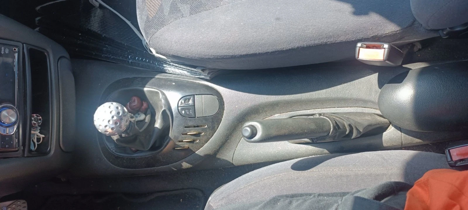 Ford Escort 1.6 i 16v, снимка 14 - Автомобили и джипове - 55389769