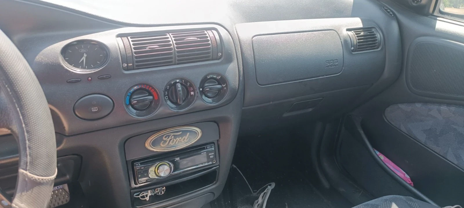Ford Escort 1.6 i 16v, снимка 12 - Автомобили и джипове - 55389769