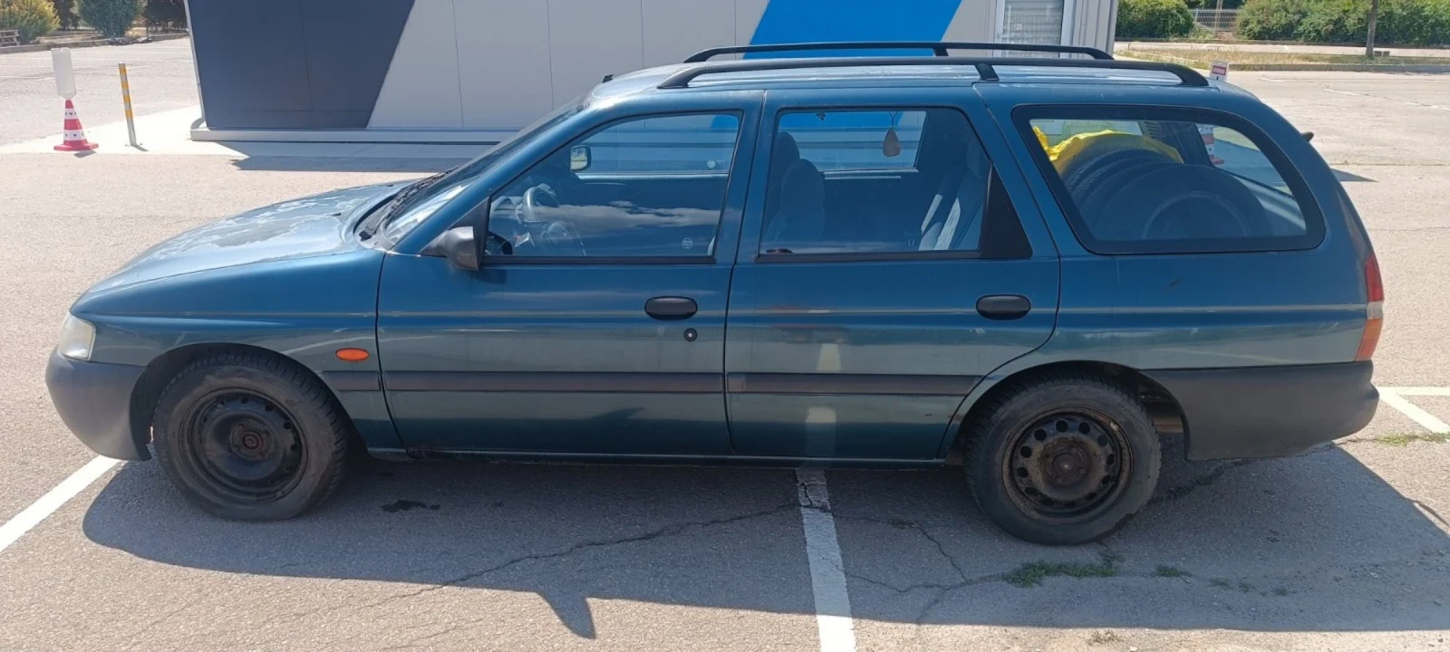 Ford Escort 1.6 i 16v, снимка 8 - Автомобили и джипове - 55389769