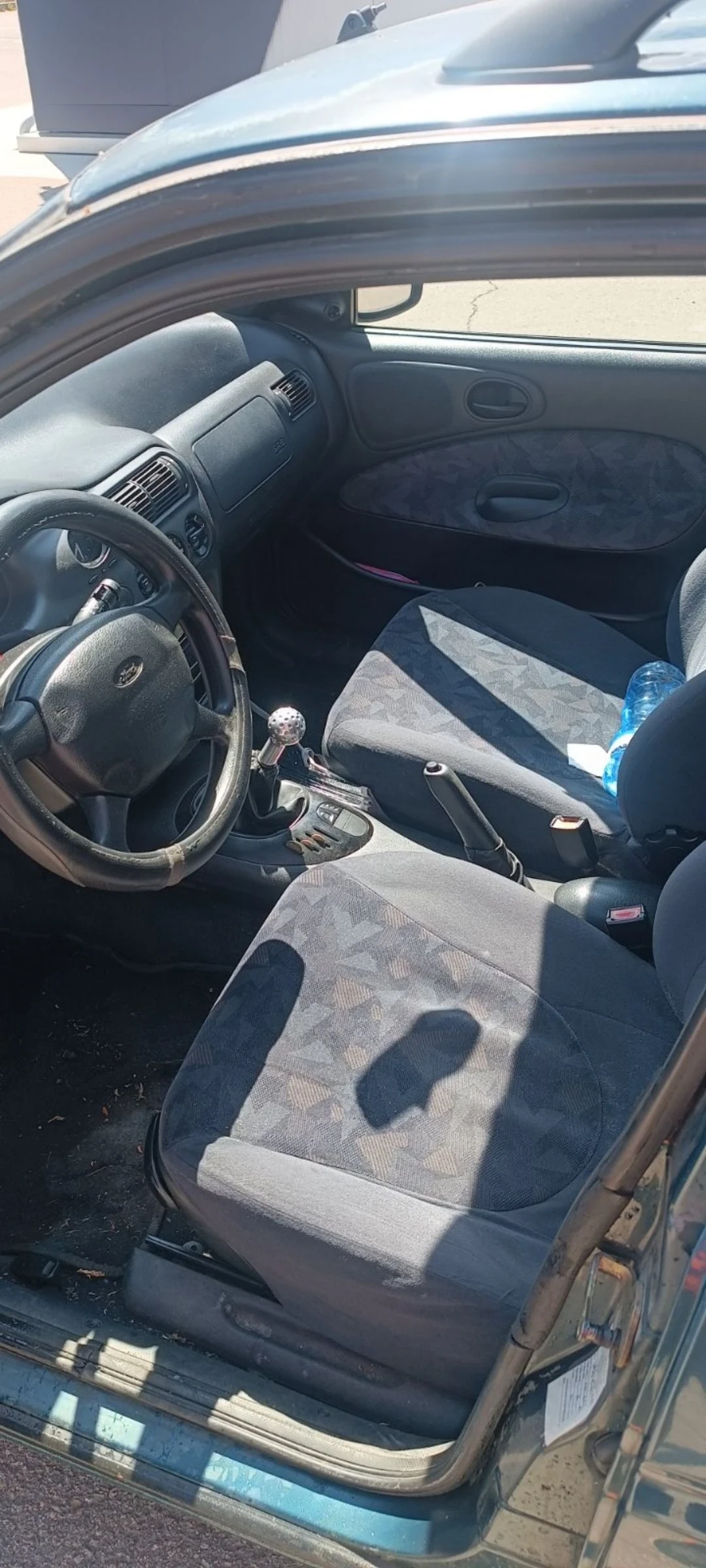 Ford Escort 1.6 i 16v, снимка 9 - Автомобили и джипове - 55389769