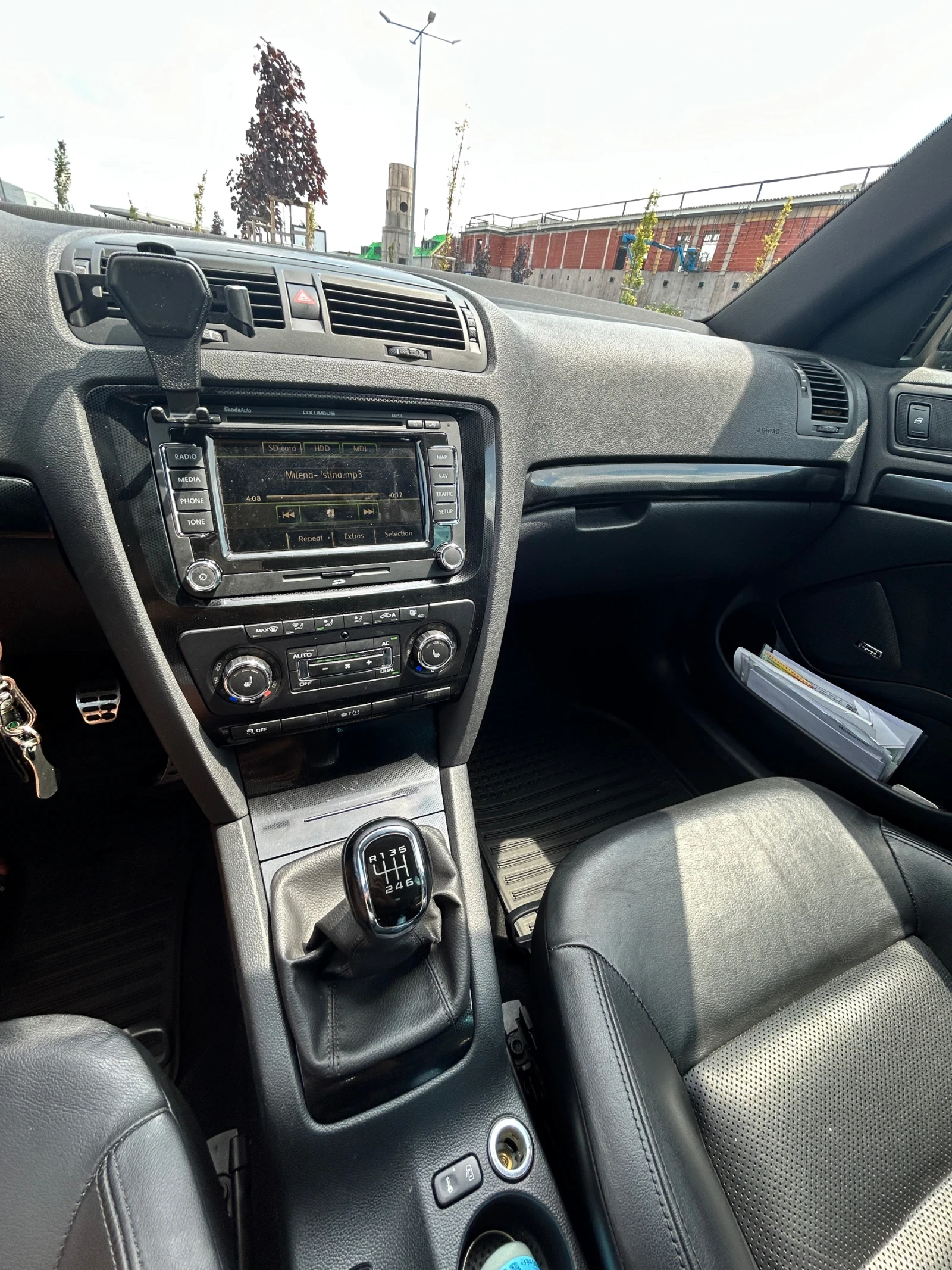 Skoda Octavia VRS 2.0 TSI, снимка 14 - Автомобили и джипове - 55603656