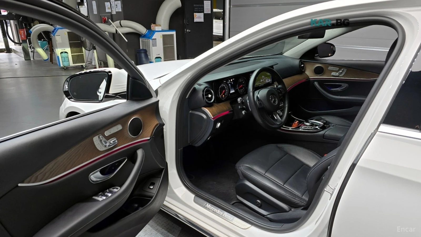 Mercedes-Benz E 300 4MATIC EXCLUSIVE STANDARD* АВТОКРЕДИТ, снимка 9 - Автомобили и джипове - 55724209