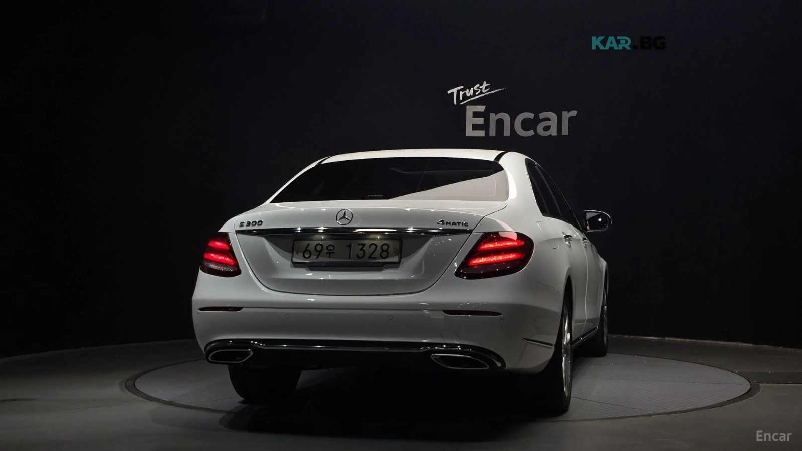Mercedes-Benz E 300 4MATIC EXCLUSIVE STANDARD* АВТОКРЕДИТ, снимка 4 - Автомобили и джипове - 55724209