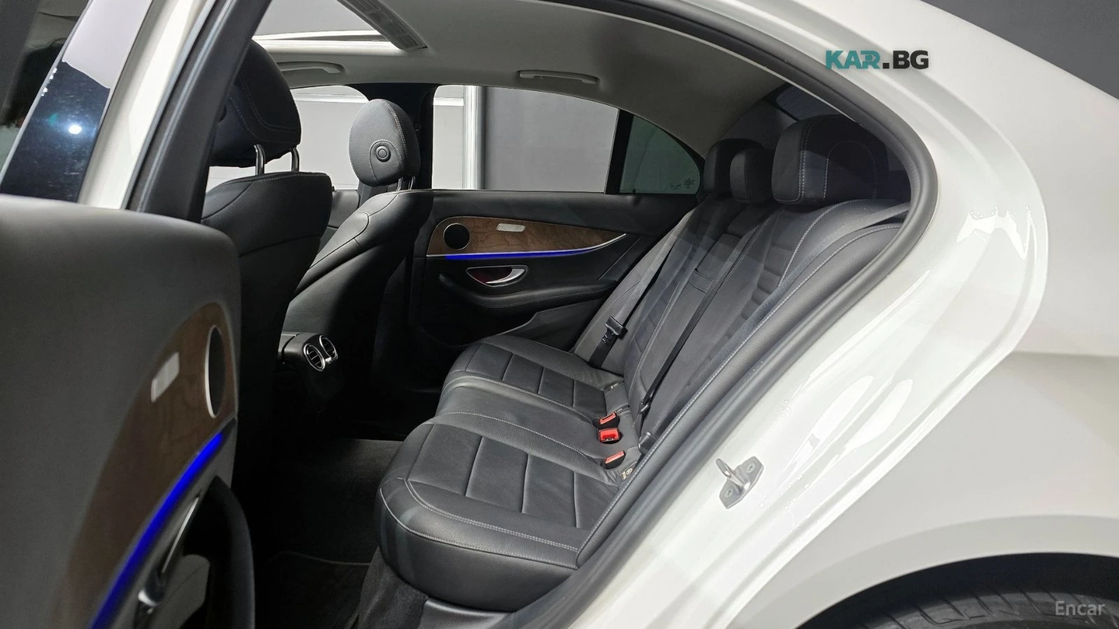 Mercedes-Benz E 300 4MATIC EXCLUSIVE STANDARD* АВТОКРЕДИТ, снимка 11 - Автомобили и джипове - 55724209