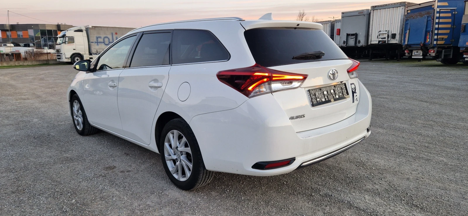 Toyota Auris 1.2 i 116 к.с. EU-6, снимка 9 - Автомобили и джипове - 55971531