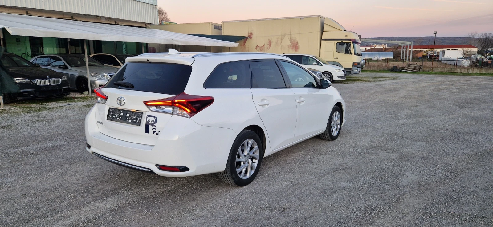 Toyota Auris 1.2 i 116 к.с. EU-6, снимка 8 - Автомобили и джипове - 55971531