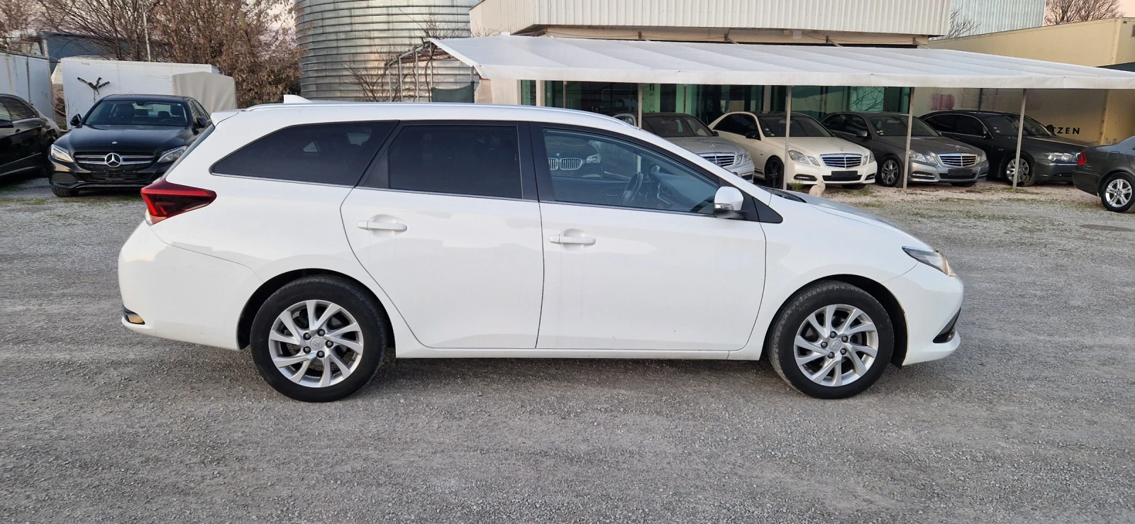 Toyota Auris 1.2 i 116 к.с. EU-6, снимка 4 - Автомобили и джипове - 55971531