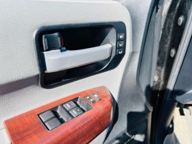 Toyota Sequoia Platinum  CARFAX, снимка 16
