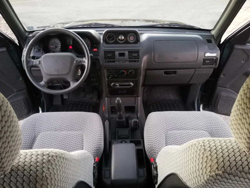 Mitsubishi Pajero 3.0--177кс, снимка 11 - Автомобили и джипове - 48620733