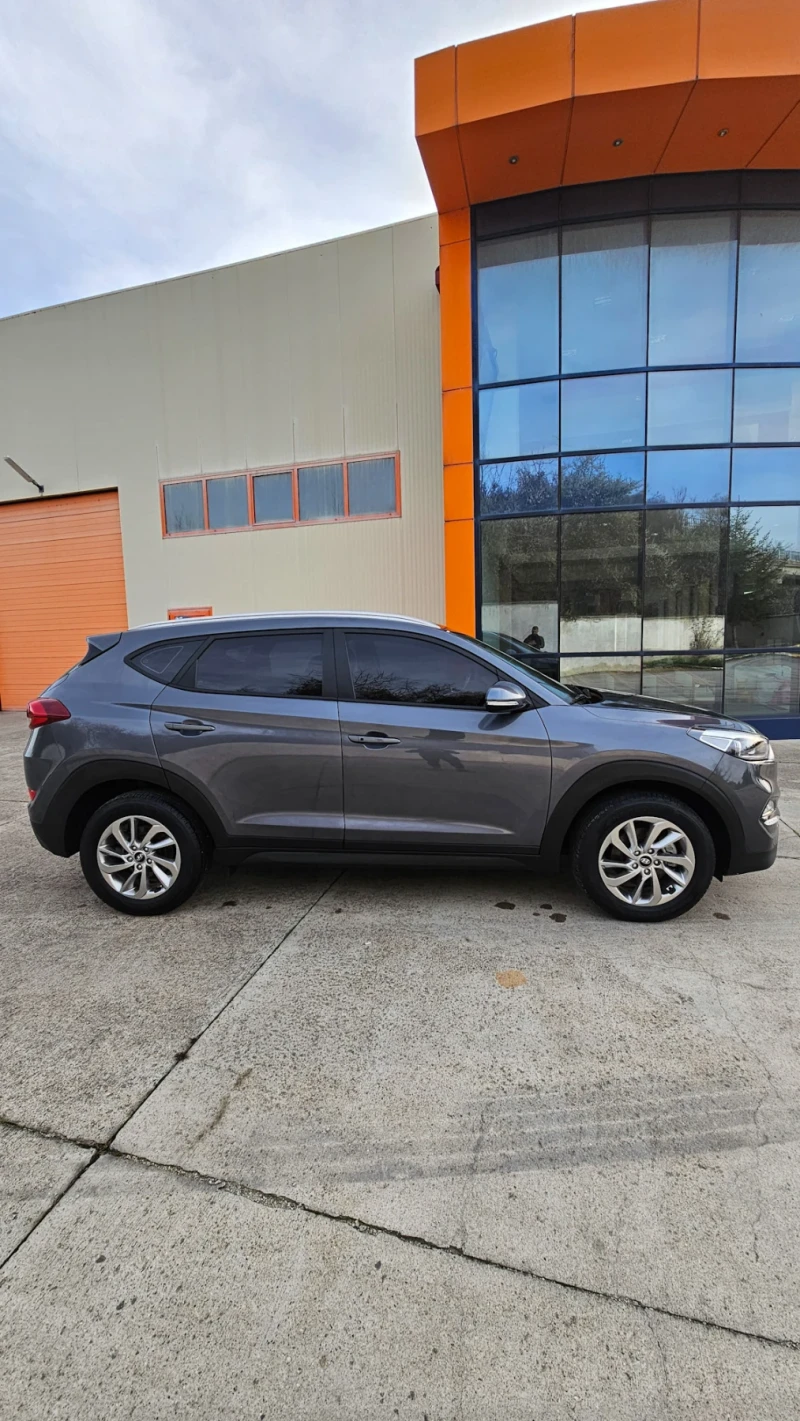 Hyundai Tucson, снимка 4 - Автомобили и джипове - 52869336