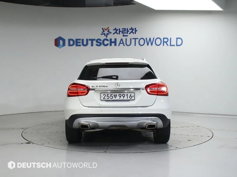 Mercedes-Benz GLA GLA200 d| 136к.с., снимка 4 - Автомобили и джипове - 56126878