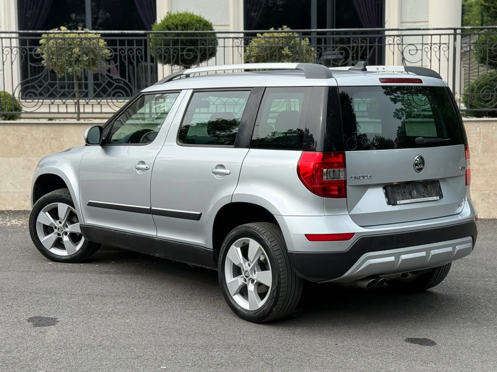 Skoda Yeti 2.0TDI* DSG* LED* 4x4 - изображение 5