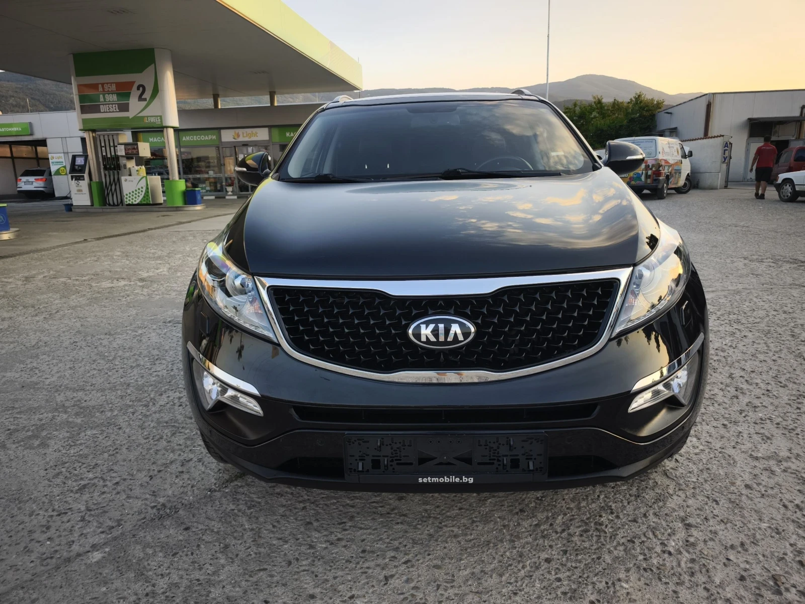 Kia Sportage 2.0CRDI 4X4 FACE FULL SERVICE IN KIA NEW !!! - изображение 2