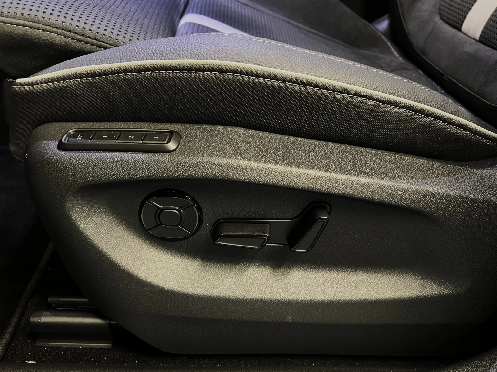 Skoda Kodiaq 2.0TDI 4X4 SPORTLINE CAM PANO 7-������ | Mobile.bg � ����������� 8