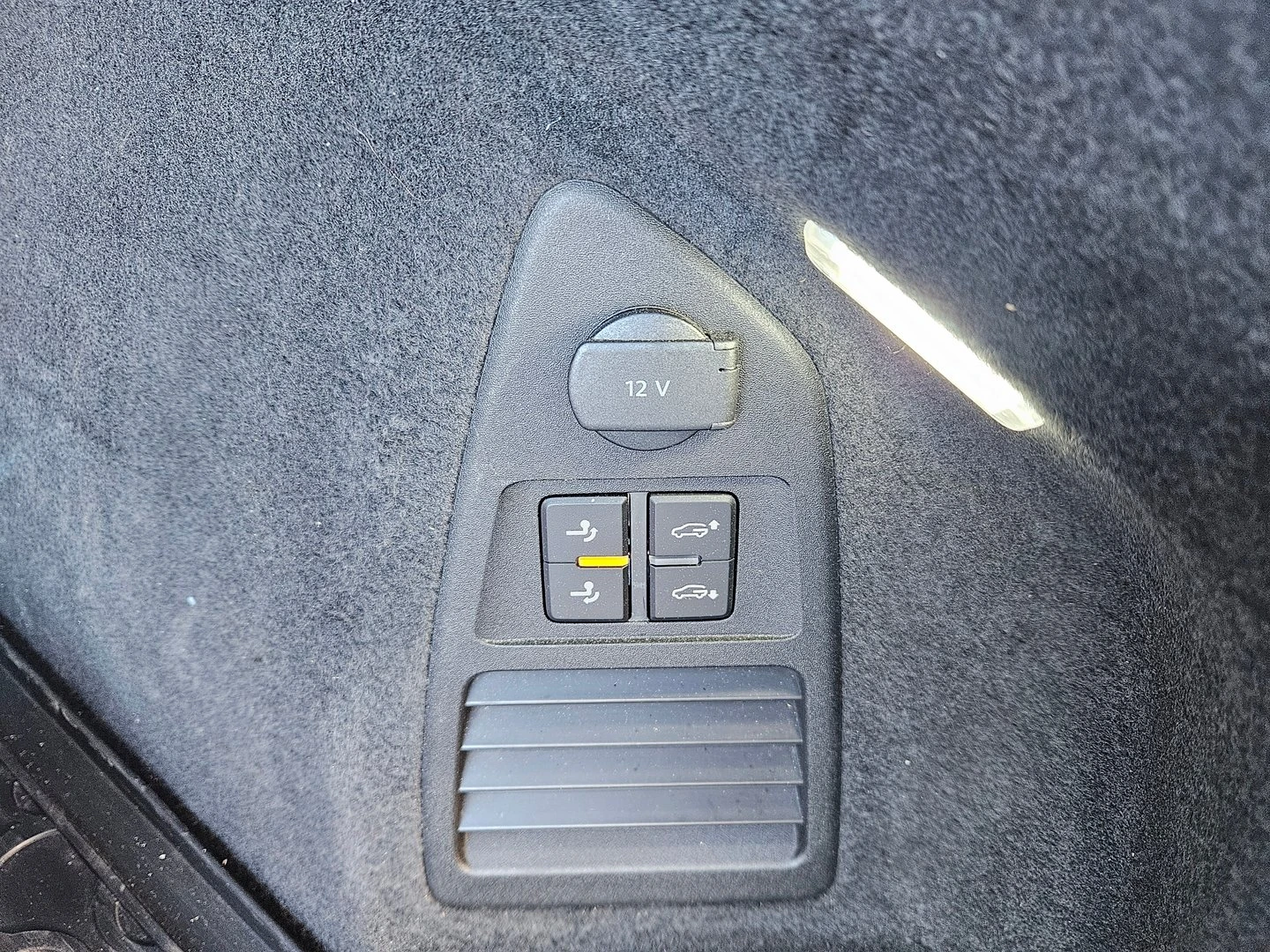 VW Touareg, снимка 13 - Автомобили и джипове - 54601570