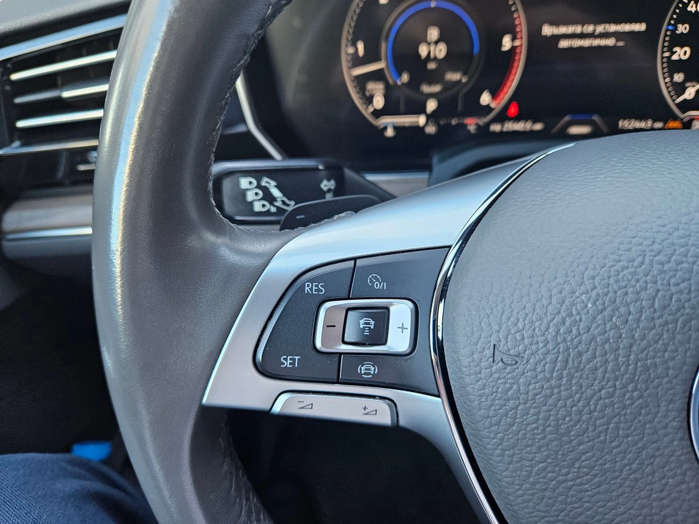 VW Touareg, снимка 11 - Автомобили и джипове - 54601570