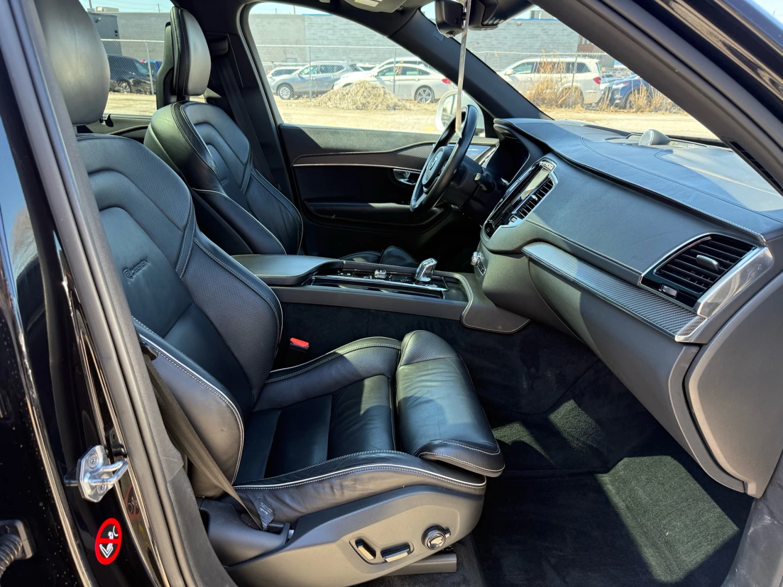 Volvo Xc90 T8 R-Design Plug-in Hybrid Navi/H.U.D/Pano| 360, снимка 6 - Автомобили и джипове - 54660843