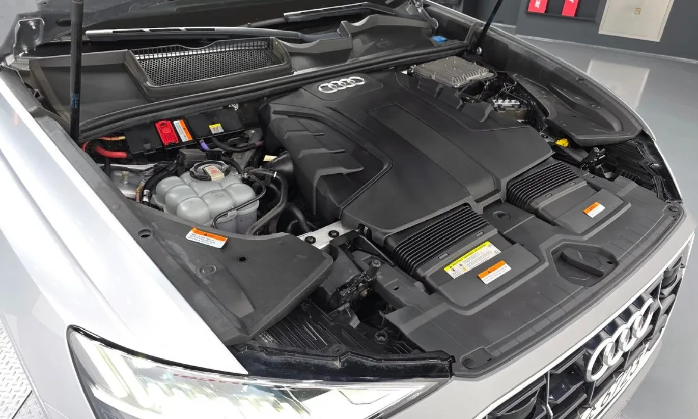 Audi Q8 PREMIUM / 50 TDI / HEAD UP / МАСАЖ / 360 КАМЕРИ/, снимка 17 - Автомобили и джипове - 54705926