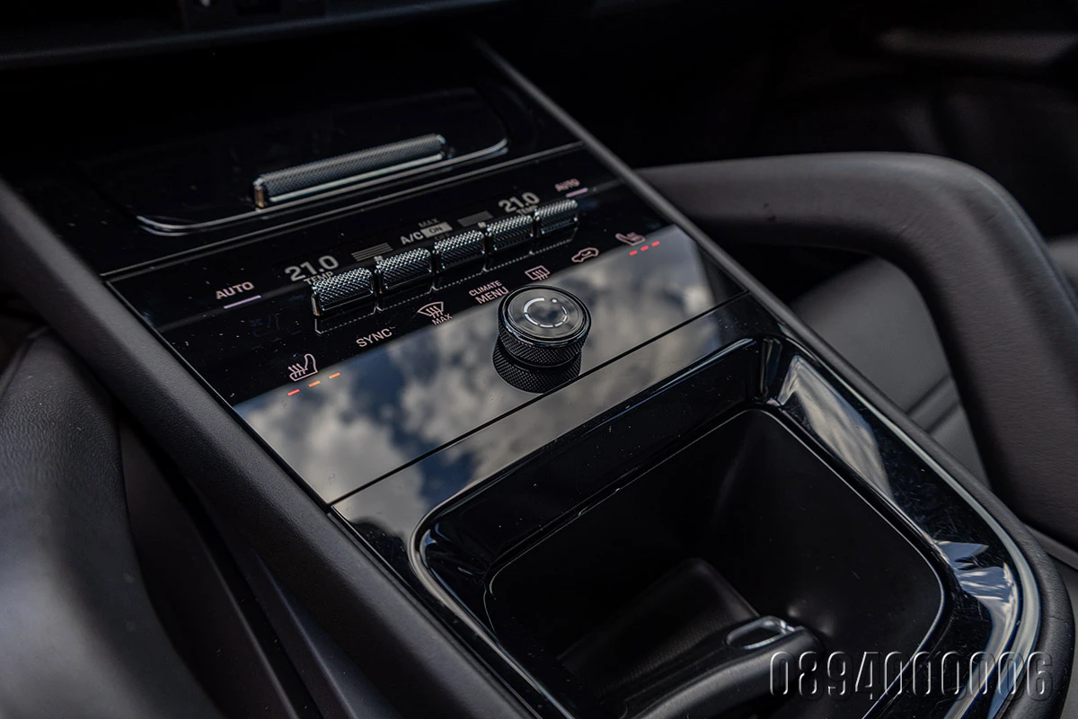 Porsche Cayenne TURBO E-HYBRID SPORT DESIGN EXCL BOSE PANORAMA, снимка 14 - Автомобили и джипове - 54919230
