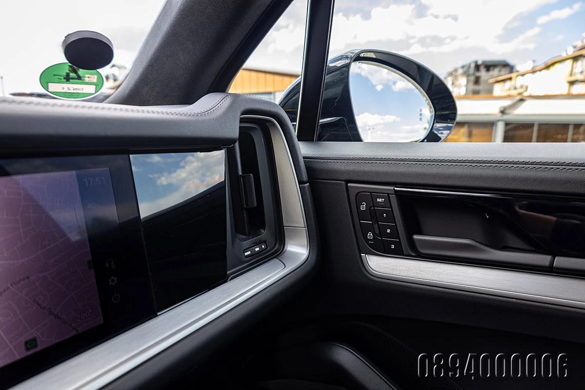 Porsche Cayenne TURBO E-HYBRID SPORT DESIGN EXCL BOSE PANORAMA, снимка 15 - Автомобили и джипове - 54919230