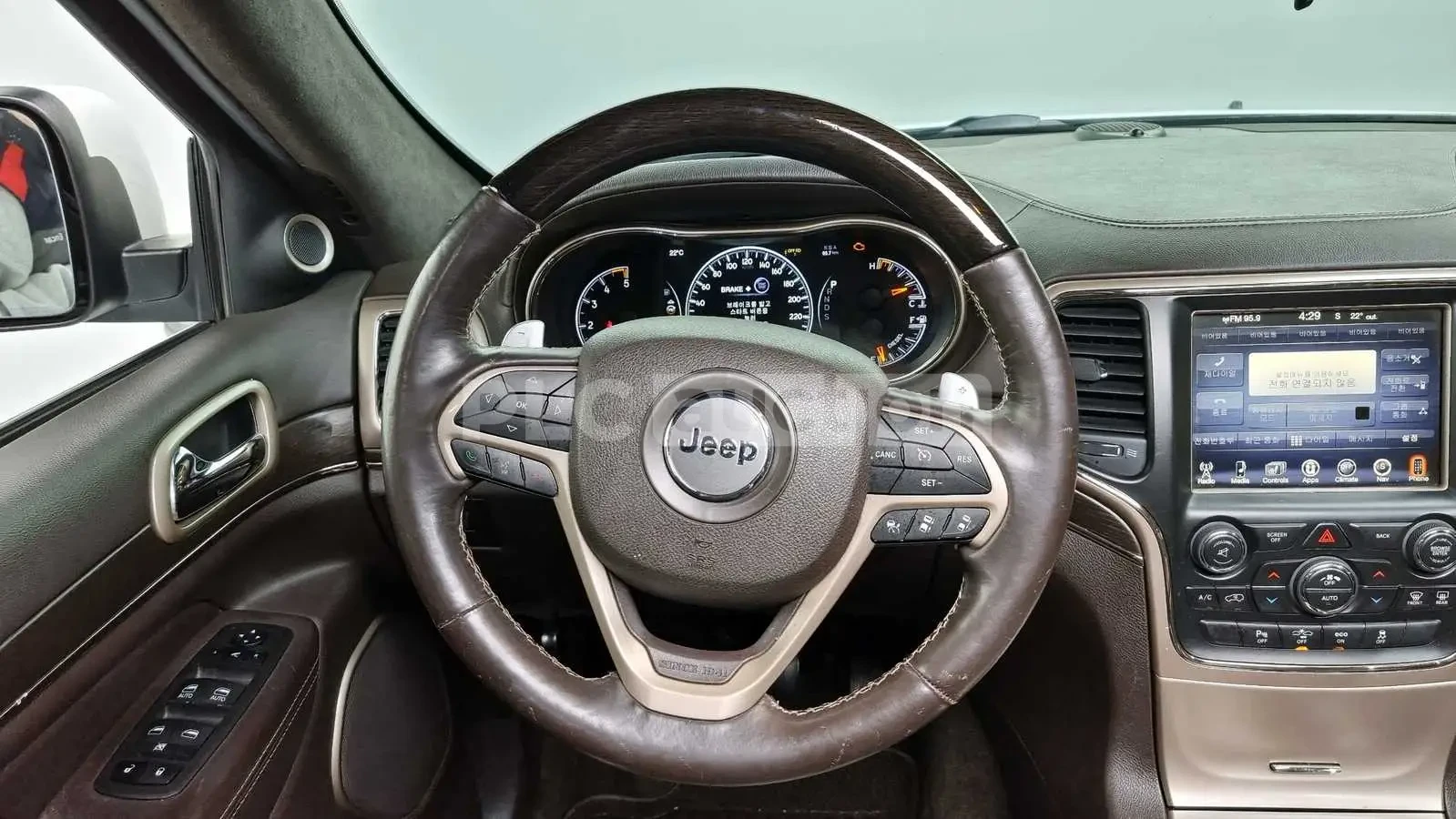 Jeep Grand cherokee SUMMIT PANORAMA/CAMERA/FULL, снимка 13 - Автомобили и джипове - 55378154