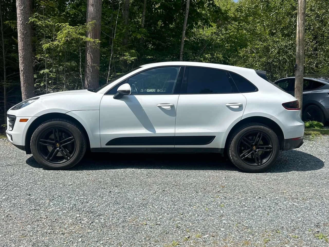 Porsche Macan * AWD * ЛИЦЕНЗИРАН ДИЛЪР * CARFAX, снимка 2 - Автомобили и джипове - 55579313