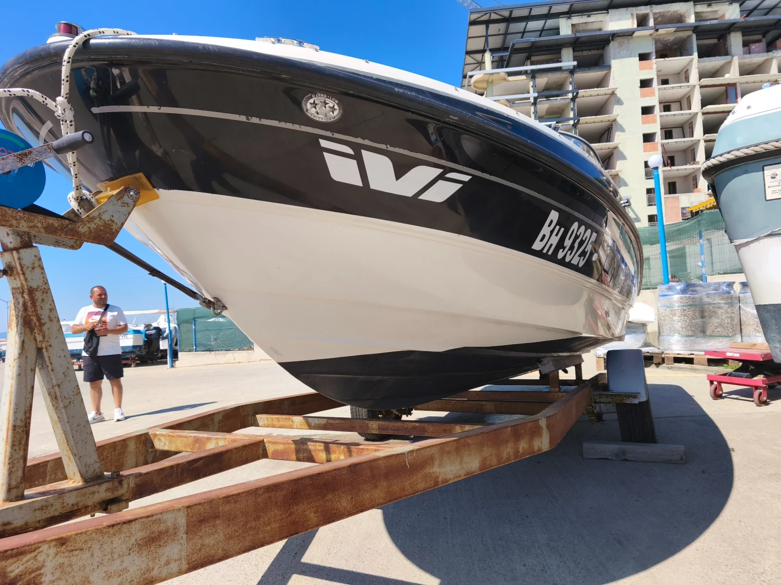 Моторна яхта Bayliner 185, снимка 10 - Воден транспорт - 55727524